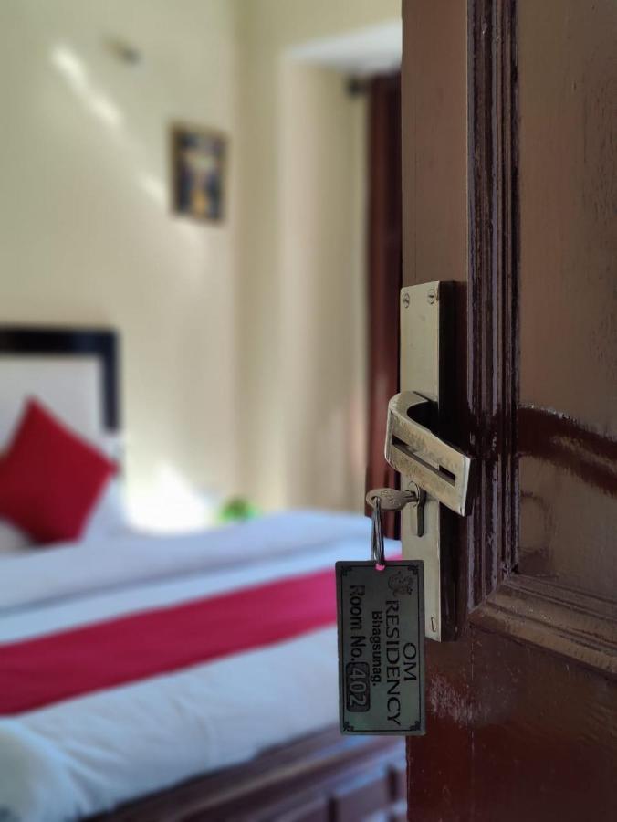 Hotel Om Palace McLeod Gandzs Kültér fotó