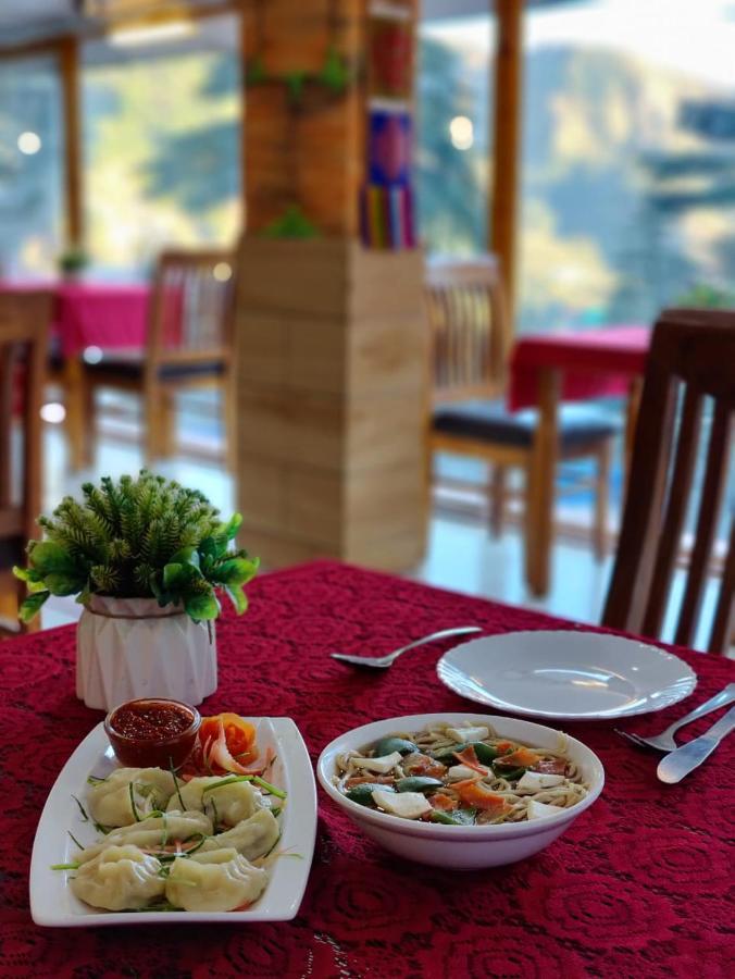 Hotel Om Palace McLeod Gandzs Kültér fotó