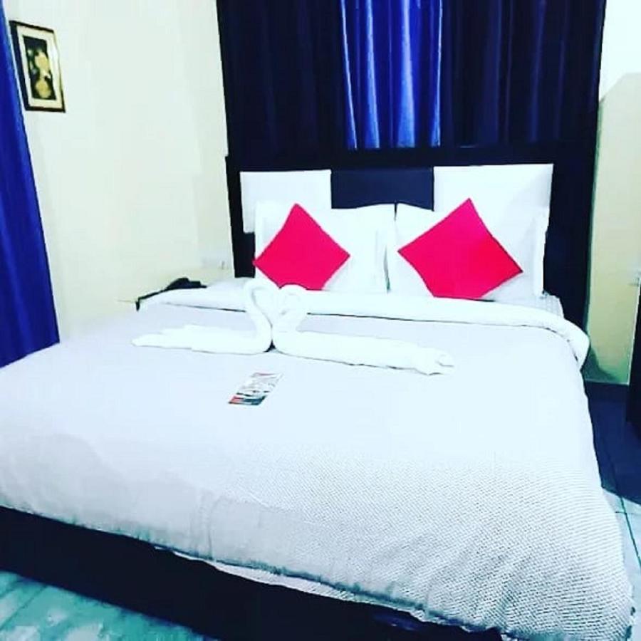 Hotel Om Palace McLeod Gandzs Kültér fotó