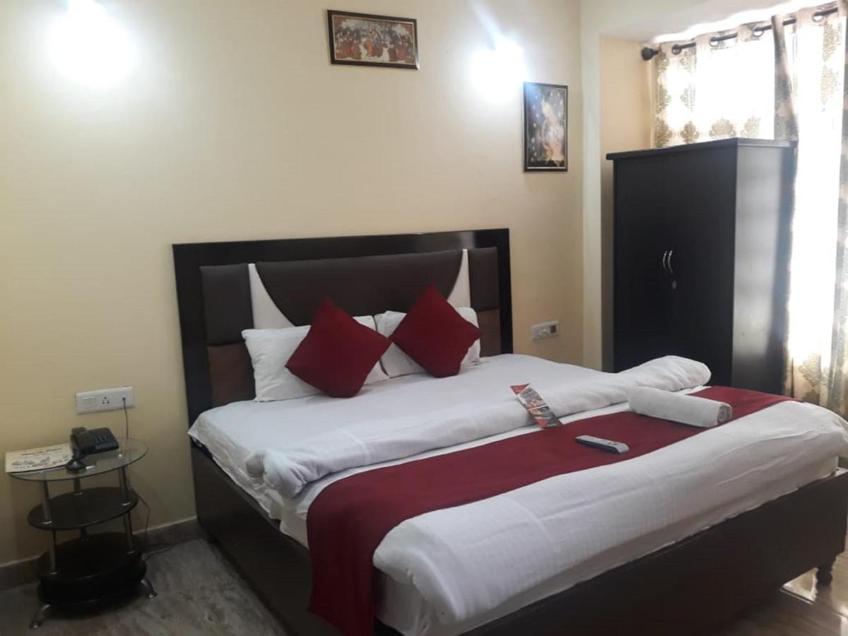 Hotel Om Palace McLeod Gandzs Kültér fotó
